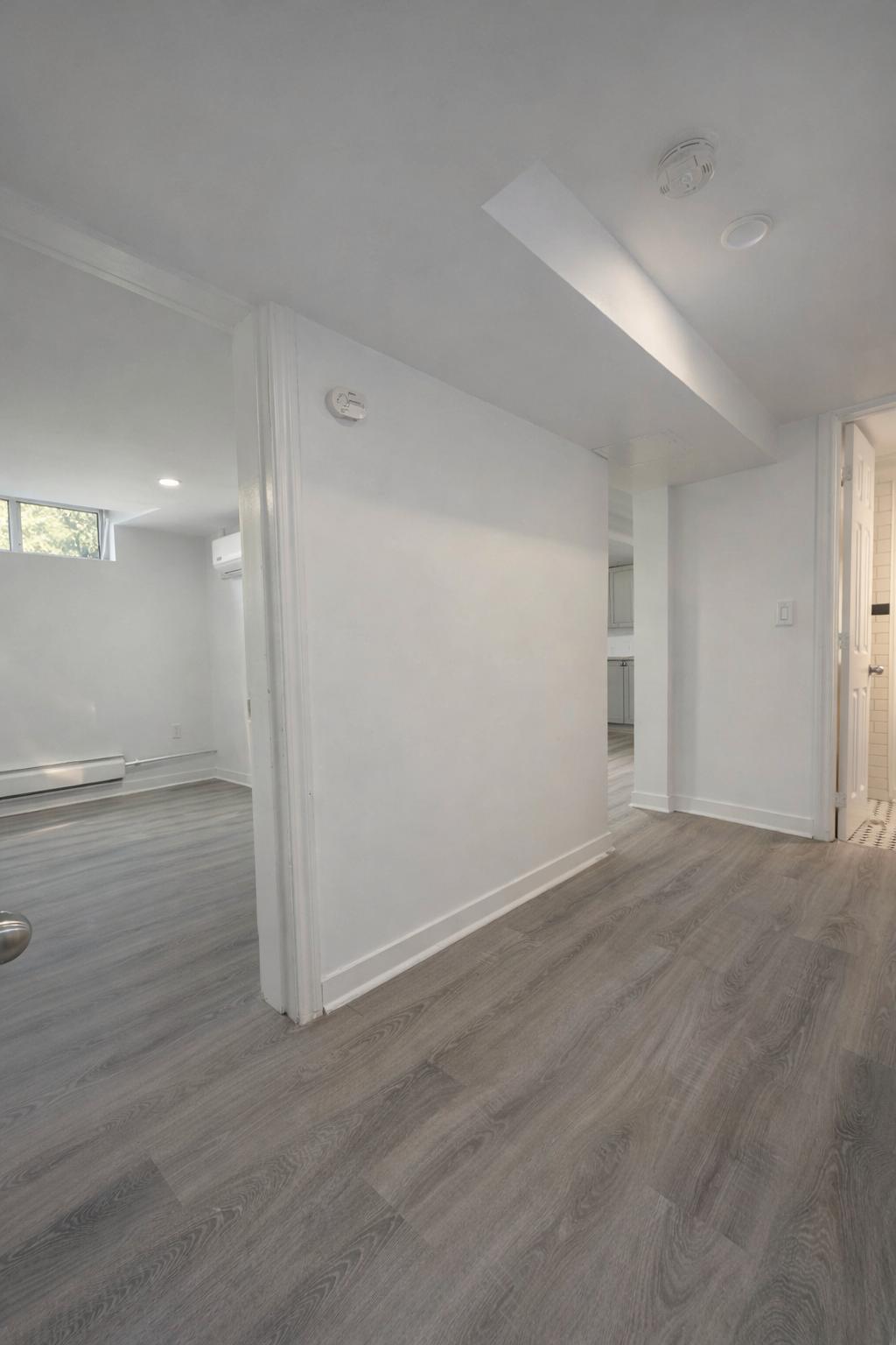 Cozy 1-bedroom basement apartment near Rideau Canal in Glebe.
